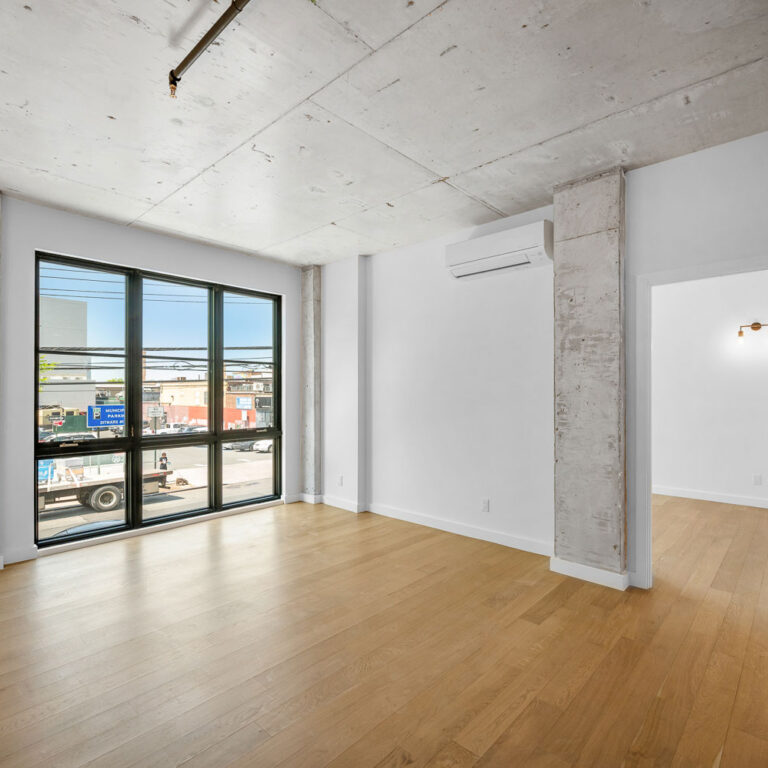 AMORELLI_22-19-33-ST-10_WEB