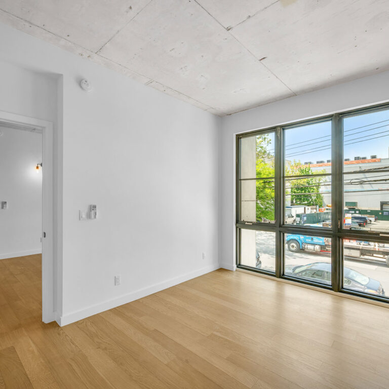 AMORELLI_22-19-33-ST-13_WEB