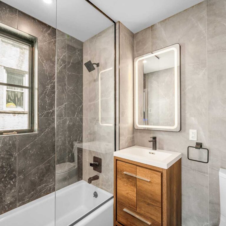 AMORELLI_22-19-33-ST-14_WEB