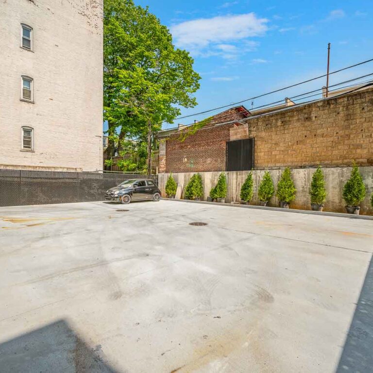 AMORELLI_22-19-33-ST-18_WEB