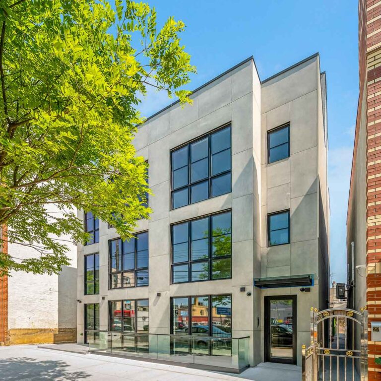 AMORELLI_22-19-33-ST-3_WEB