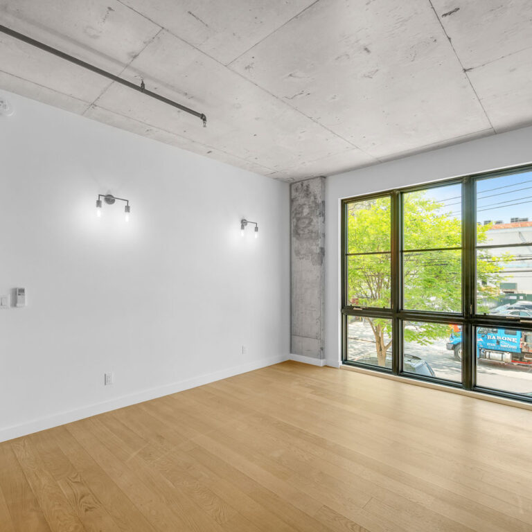 AMORELLI_22-19-33-ST-9_WEB